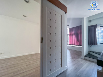 *****ทาวน์โฮมมือสองย่านนนทบุรี ม.ทาวน์พลัสเอ็กซ์ งามวงศ์วาน-ประชาชื่น ทาวน์โฮม 3 ชั้น เนื้อที่ 20 ตร.ว. ฟังก์ชัน 3 ห้องนอน 3 ห้องน้ำ จอดรถได้ถึง 2 คัน พร้อมครัวบิ้วอิน บนทำเลโซนเมือง เชื่อมต่อถนนหลายสาย ถ.ติวานนท์ ถ.แจ้งวัฒนะ และถ.งามวงศ์วาน และใกล้รถไฟฟ้า "สถานีสนามบินน้ำ"